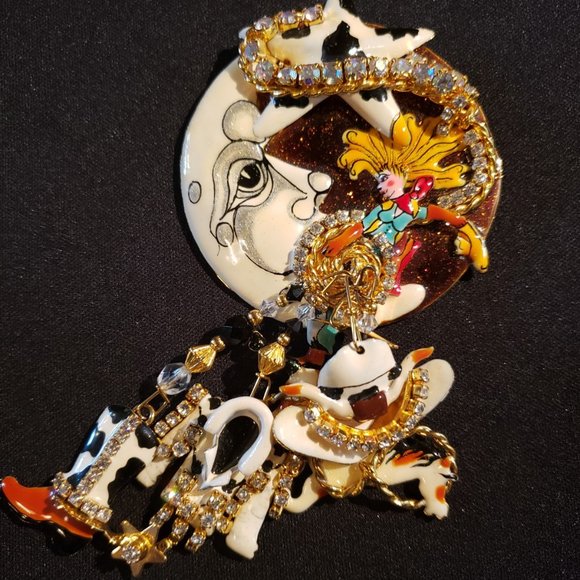 Lunch at the Ritz - Rodeo Brooch/Pin - Picture 1 of 3